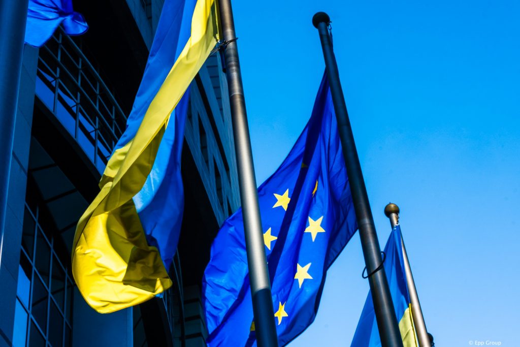 Ukrainian and EU flags in front of the EP